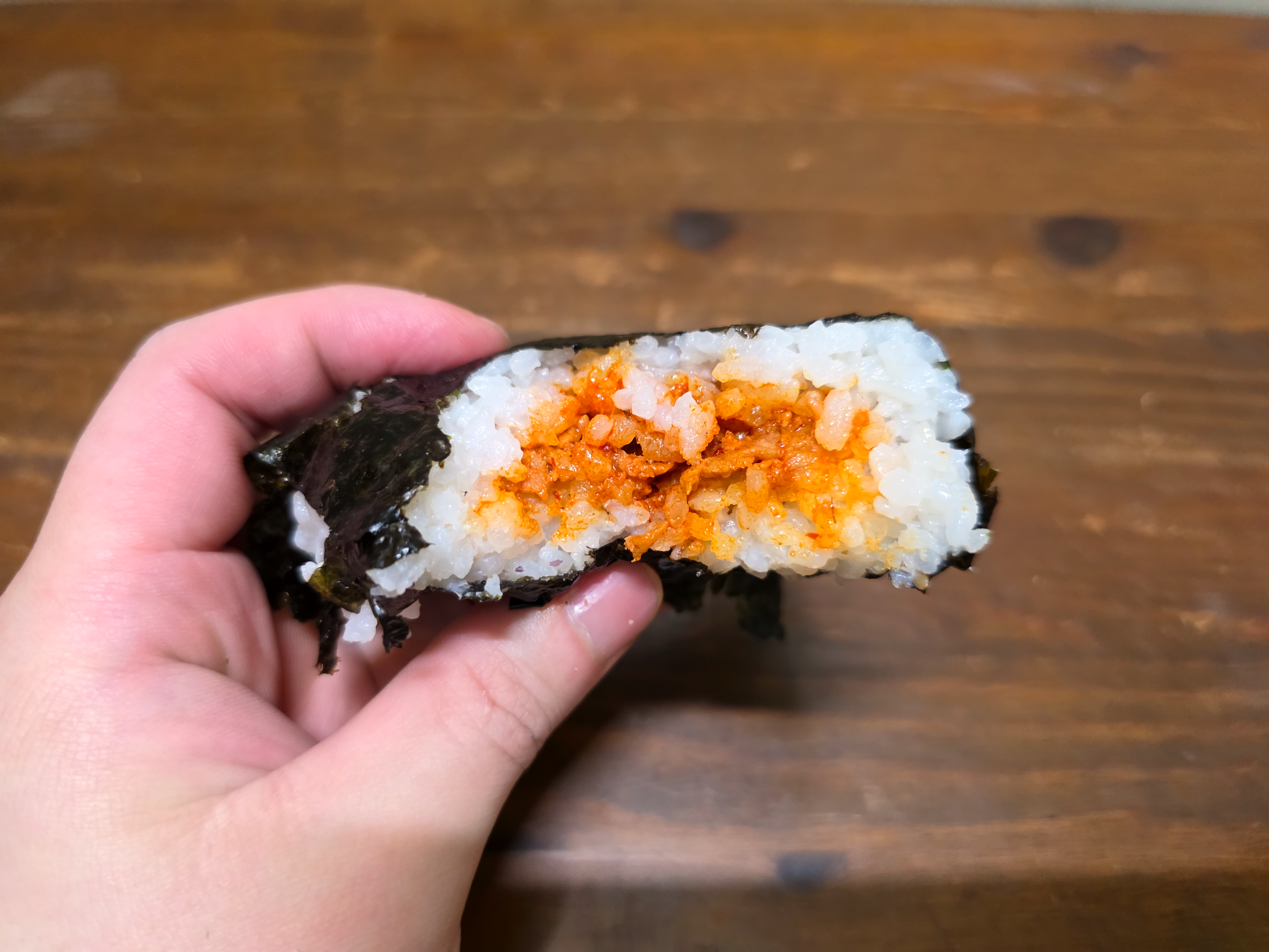 gs25케데헌삼각주먹밥_띠부씰