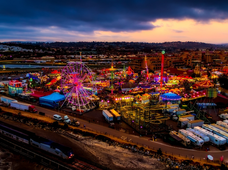 놀이공원 이미지