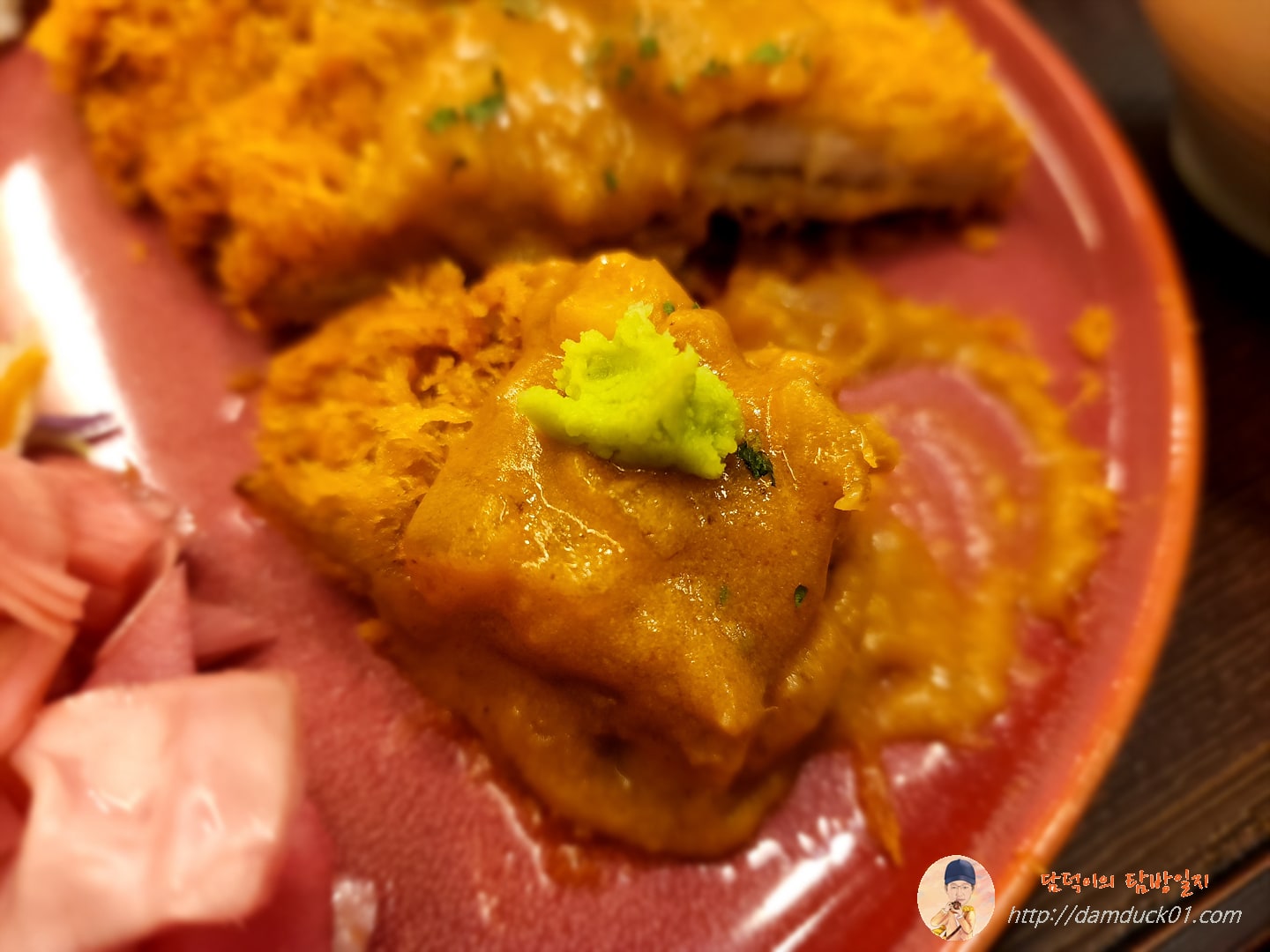 와사비 얹어서 더 맛있게