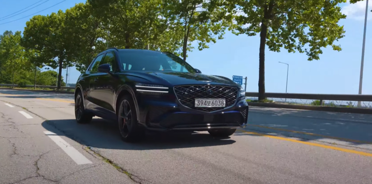 토요타 크라운 vs 제네시스 GV70 주행감각