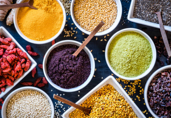 슈퍼푸드의 종류와 효능, 포함된 음식과 섭취할 때 주의사항.