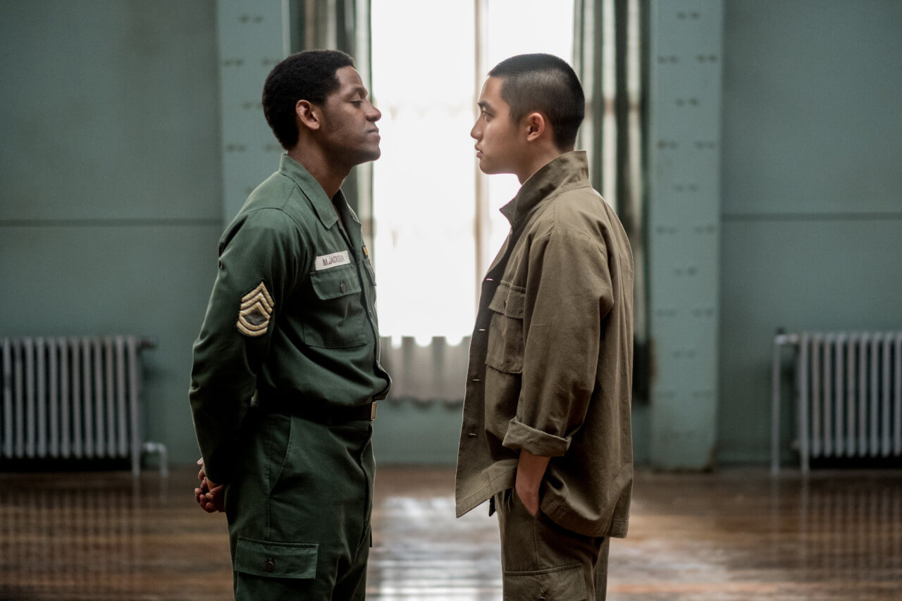 잭슨과 마주보고 있는 로기수