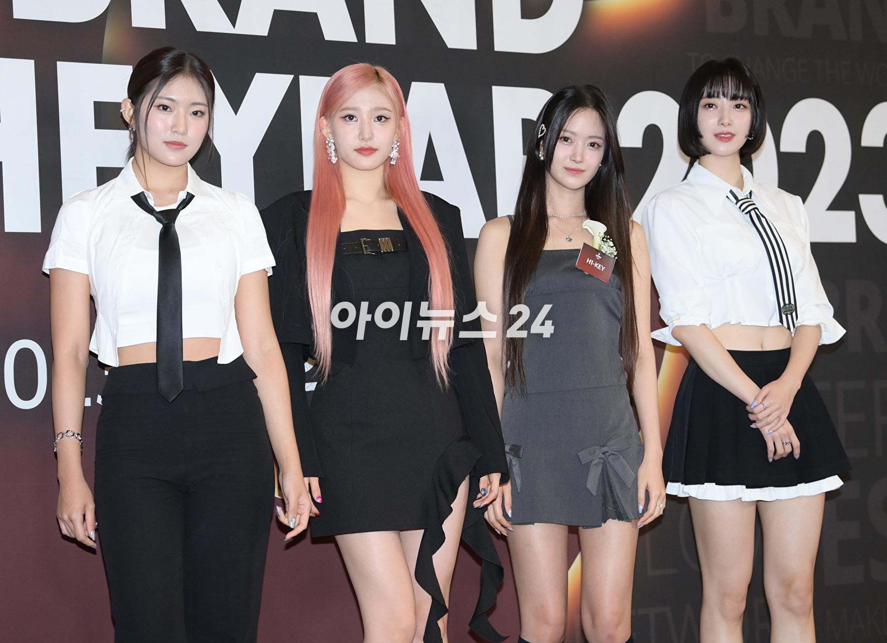 그룹 하이키(H1-KEY)가 7일 서울 중구 신라호텔에서 열린 '2023 올해의 브랜드 대상'에서 올해의 여자아이돌 라이징스타 수상자로 참석하고 있다. [사진=정소희 기자]