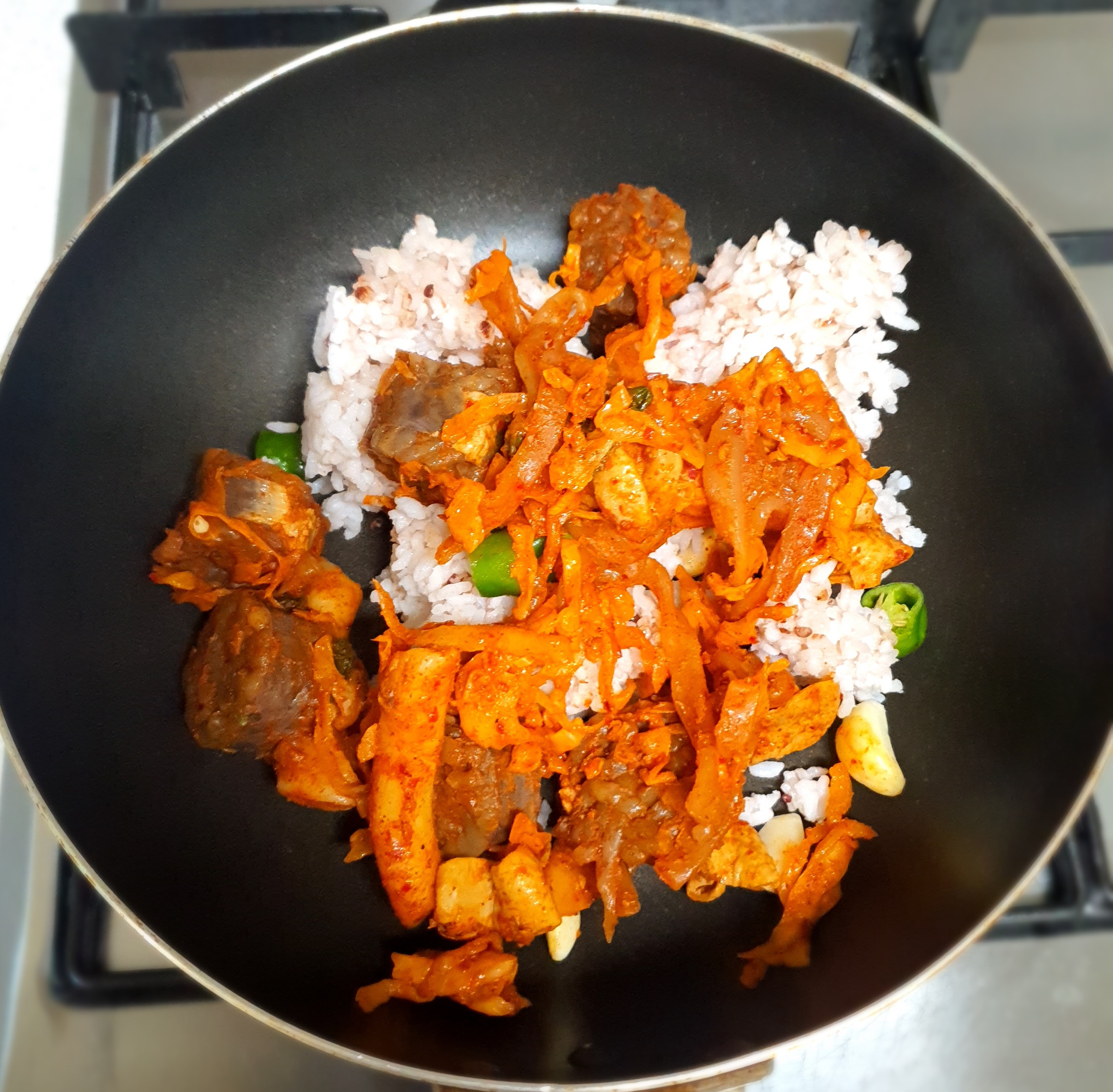 팬에-볶기만-하면-됩니다.