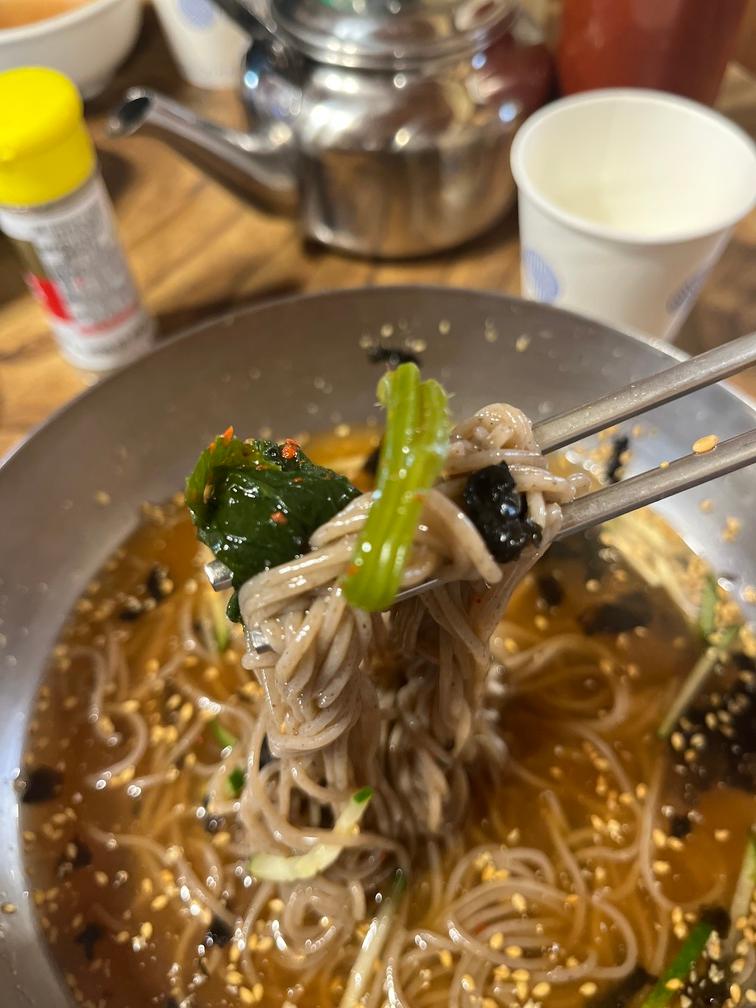 메밀물막국수입니다