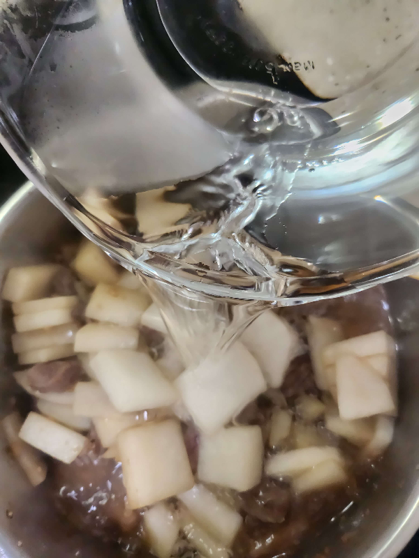 소고기뭇국끓이기