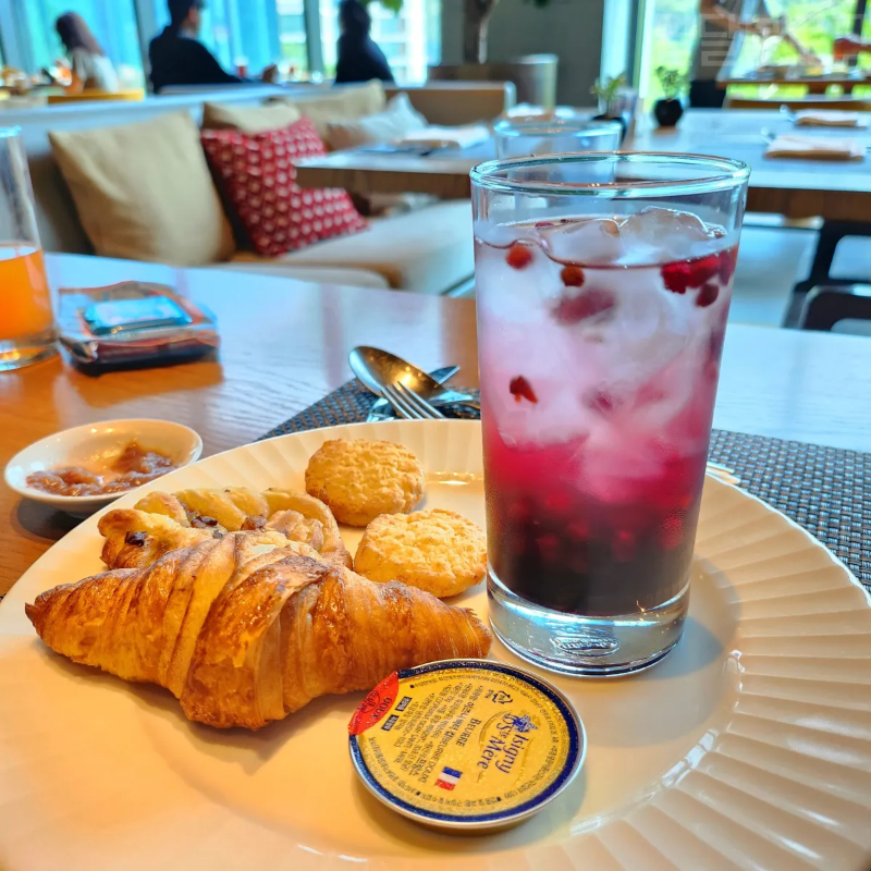 정선-파크로쉬-조식-음료