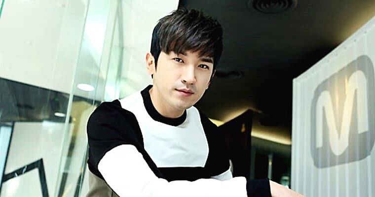 가수-이민우