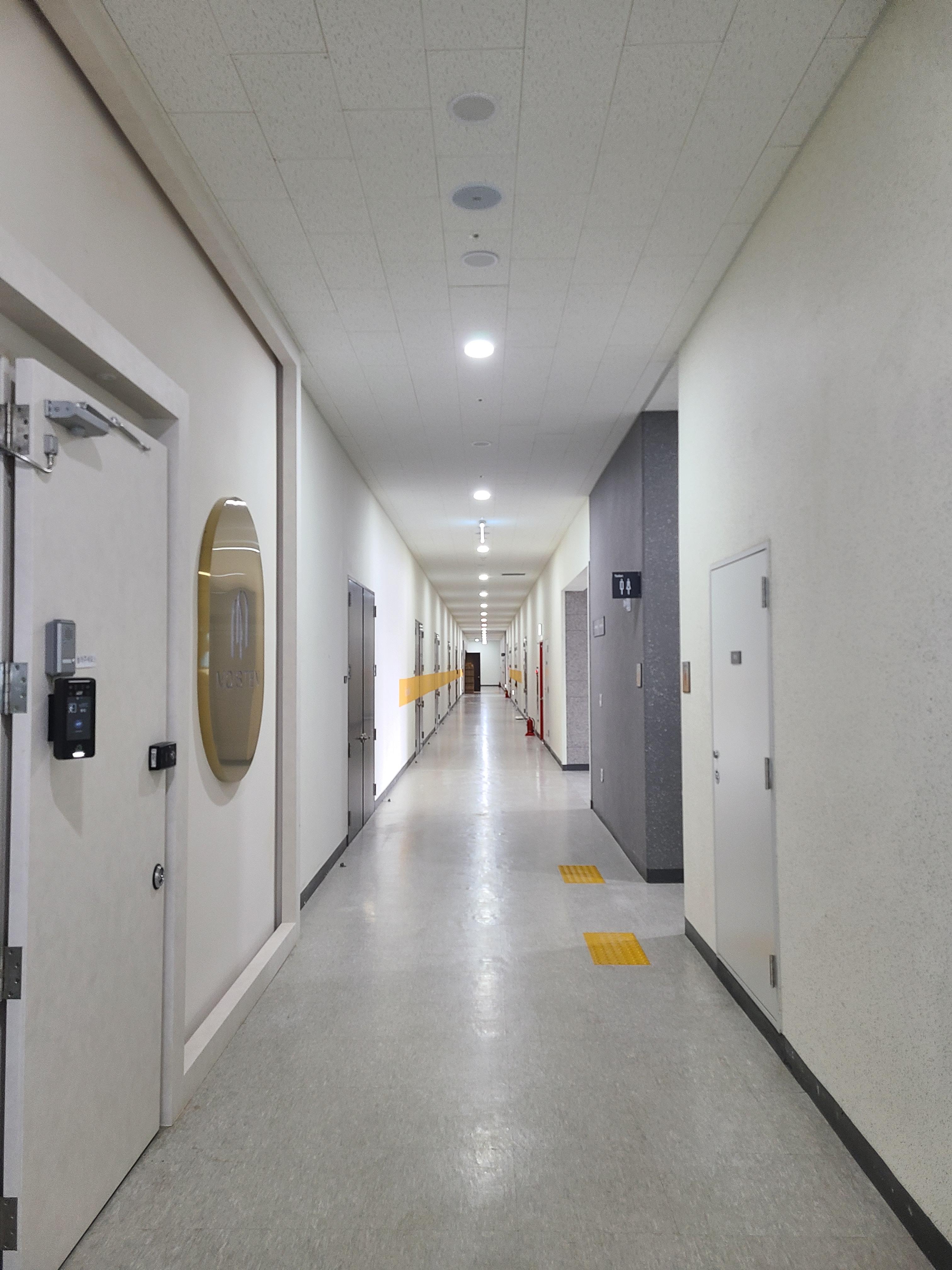 성남 센터엠 드라이브인, 섹션오피스, 지상주차장6