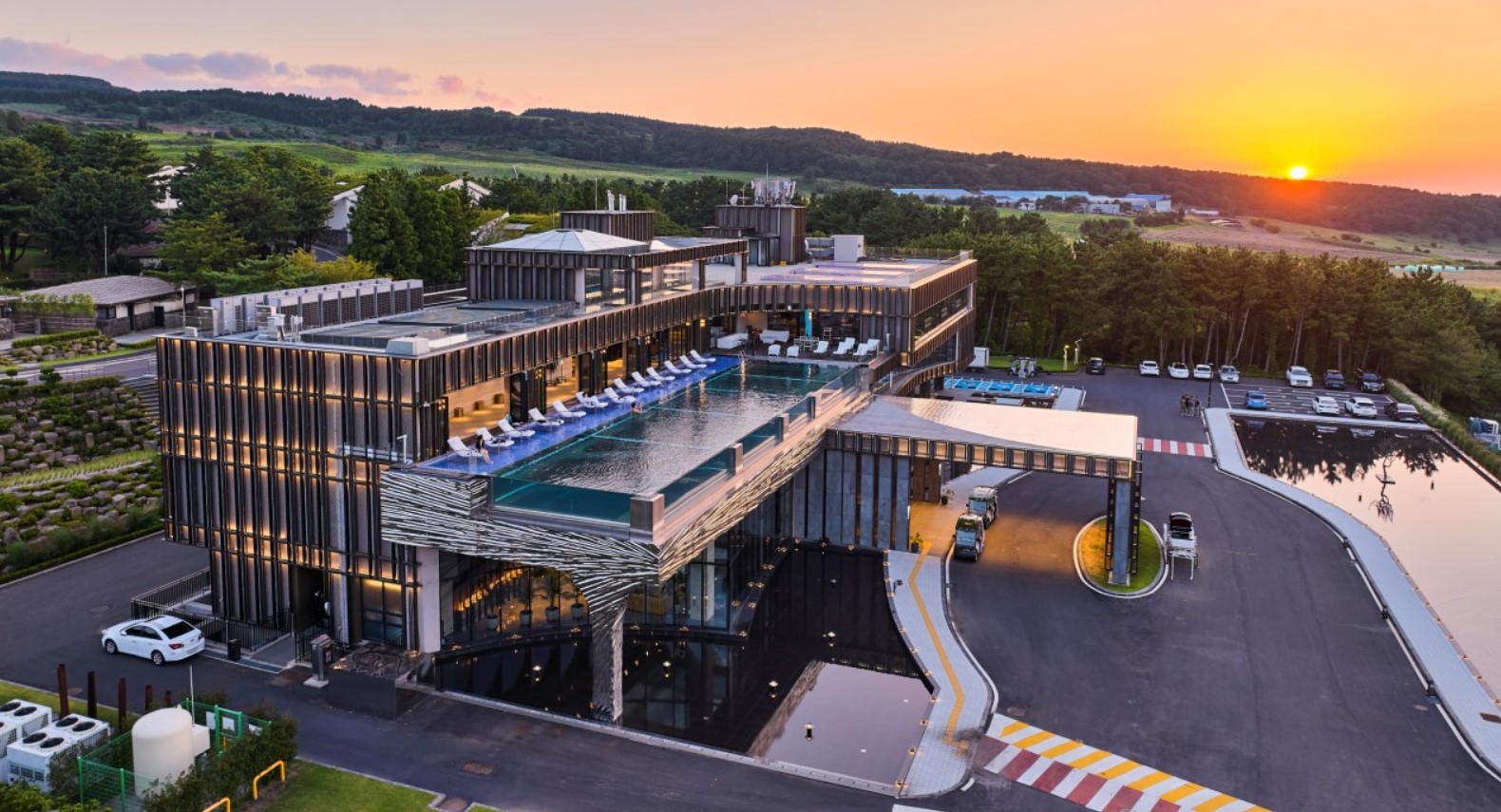 엠버-퓨어힐-호텔&리조트-제주