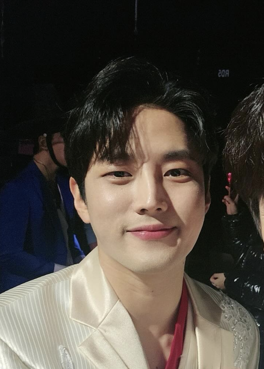 김중연 팬카페 나이 가족 키 과거 노래