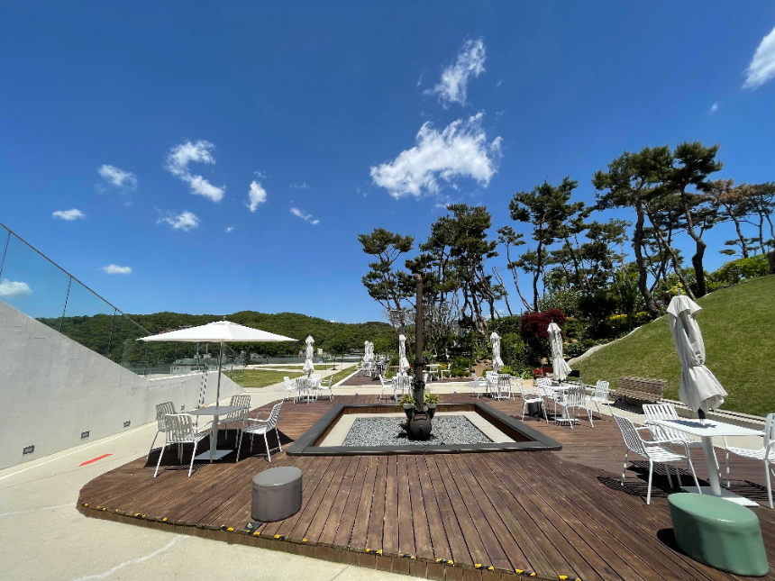 양평 갤러리 카페 카포레 목재데크