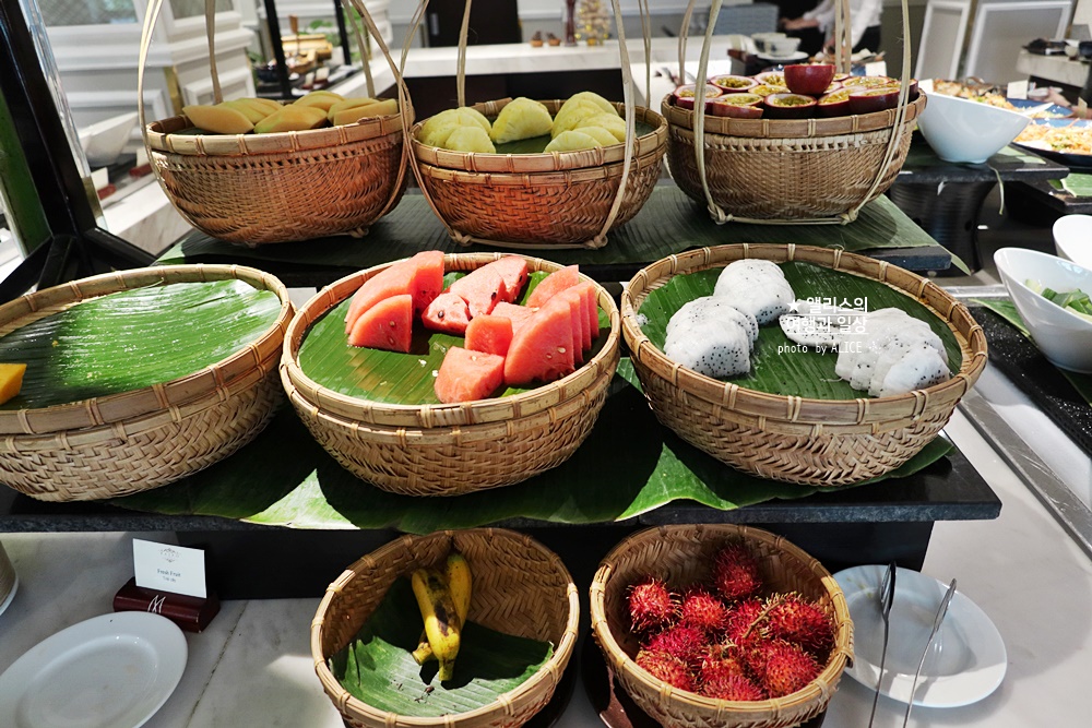 로열 호이안 엠갤러리 호텔 조식 후기 파이포 카페