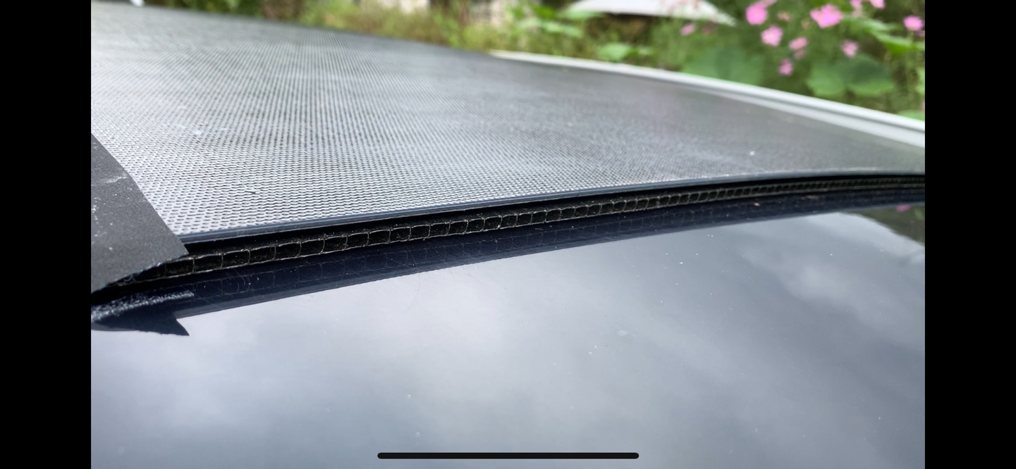 차량 지붕에 설치