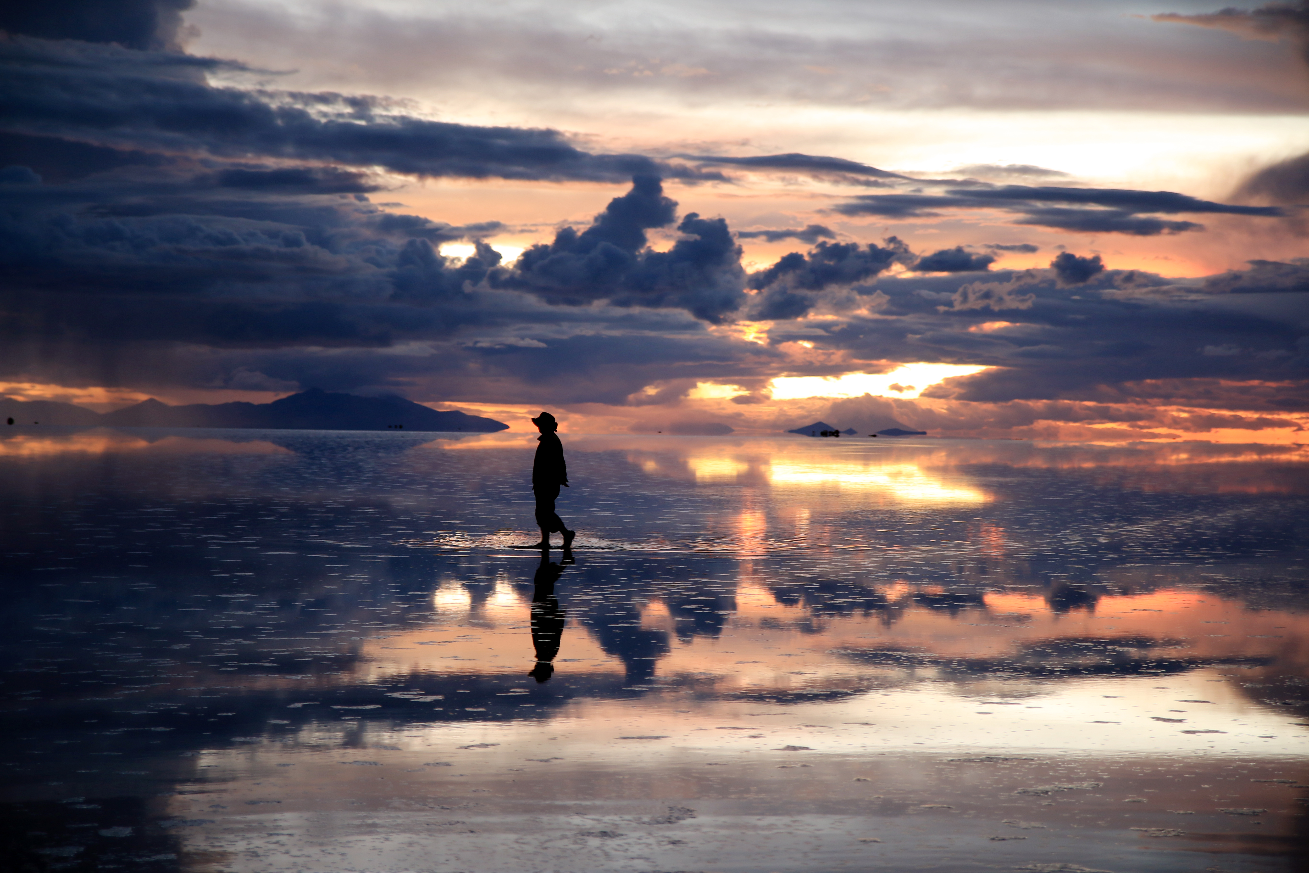 우기 우유니 소금 사막의 멋진 반영!