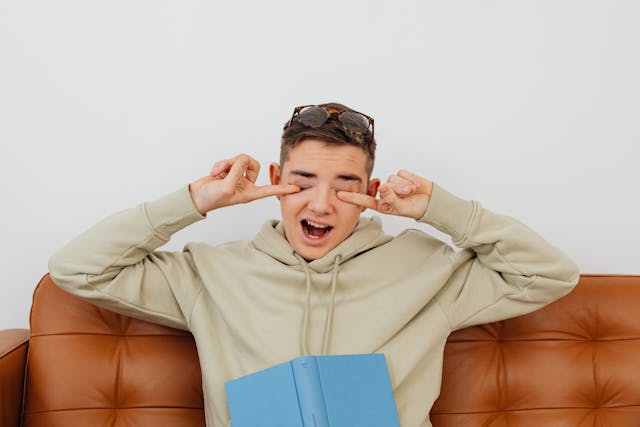 충혈된 눈의 원인, 증상, 예방 및 치료