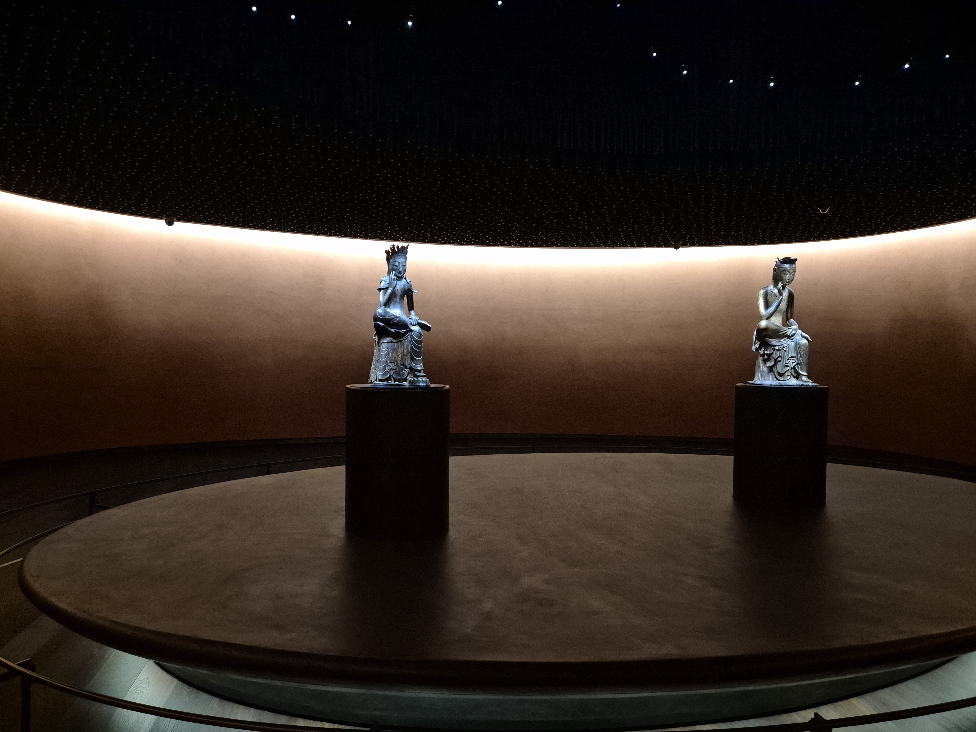 겨울방학체험하기 좋은 국립중앙박물관 사유의 방 -국보 제78호, 83호 금동반가사유상