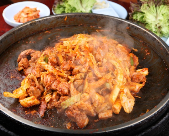 춘천 닭갈비집, 춘천통나무집 닭갈비 (본점)