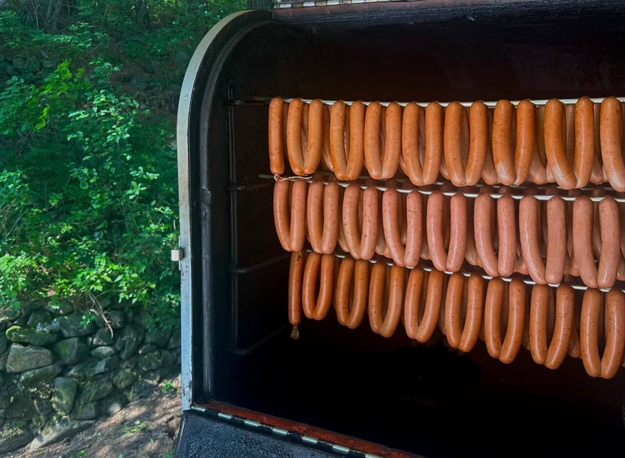 6시내고향 경남 양산 여행 명소&amp;#44; 매실 구매방법&amp;#44; 수제소시지 체험 조아저씨의 수제소시지&amp;#44; 궁중채화 전통 체험&middot;전시 한국궁중꽃박물관&amp;#44; 홍룡폭포 