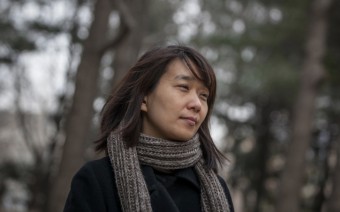 한강작가 사진