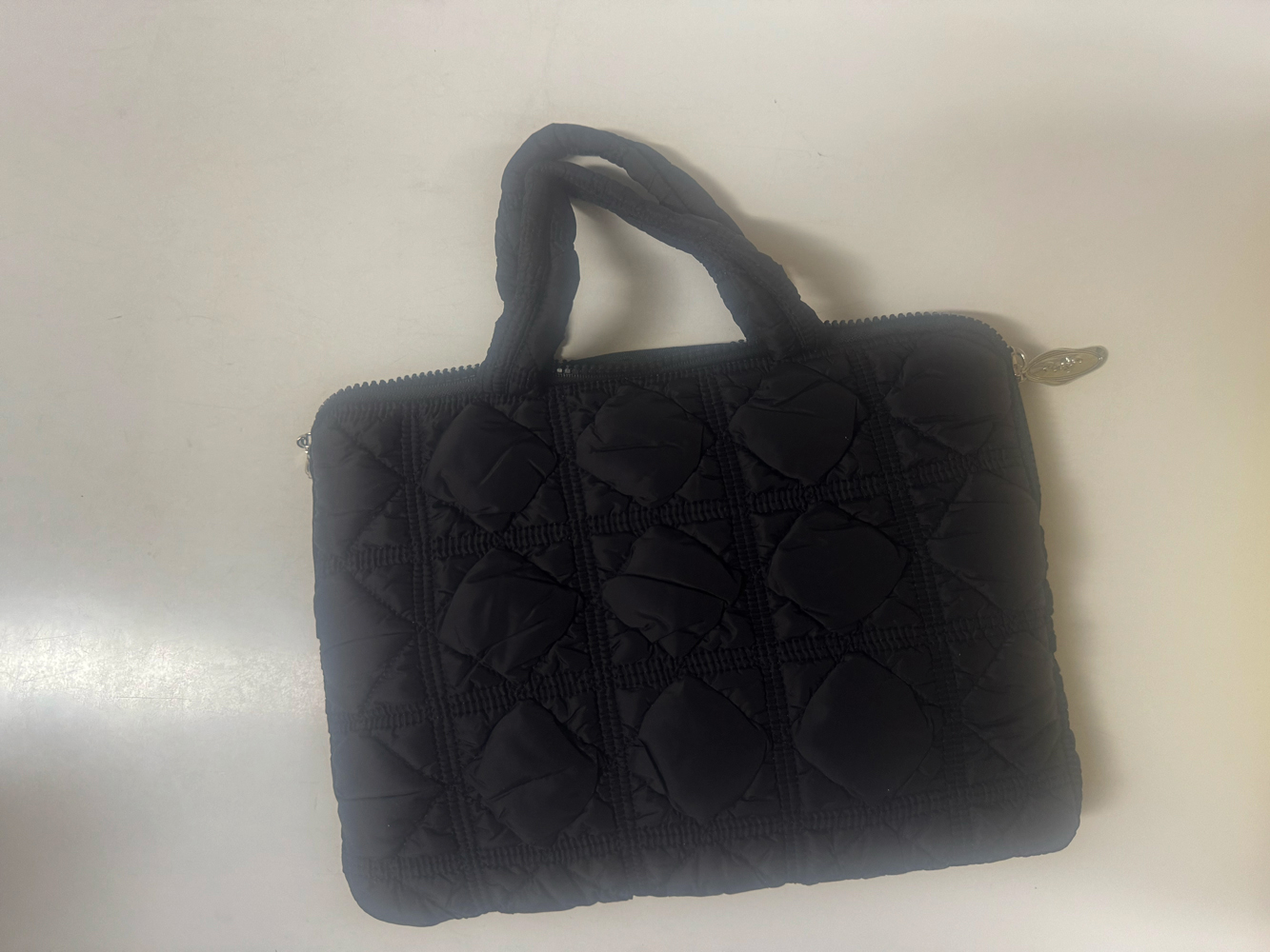 CARLYN 태블릿 가방