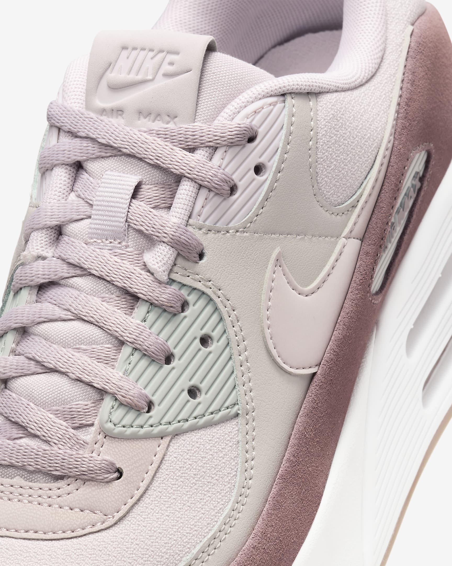 나이키 에어맥스 90 LV8 가격 확인 및 구매하기