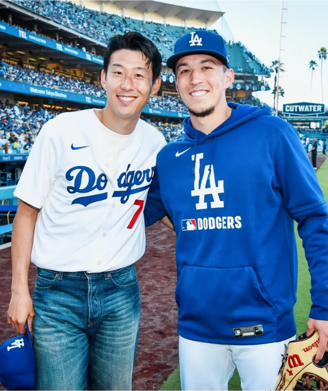 손흥민 시구&amp;#44; 뷔 시구&amp;#44; MLB 시구&amp;#44; 메이저리그 시구&amp;#44; 손흥민 MLB&amp;#44; 뷔 MLB&amp;#44; 다저스타디움 시구&amp;#44; 양키스타디움 시구&amp;#44; MLB 시구 비교&amp;#44; 시구 레전드&amp;#44; MLB 역대 시구&amp;#44; 조지 부시 시구&amp;#44; 버락 오바마 시구&amp;#44; 50센트 시구&amp;#44; 시모네 바일스 시구&amp;#44; 유현진 배지현 시구&amp;#44; K스타 시구&amp;#44; 한류 스타 시구&amp;#44; MLB 팬 서비스&amp;#44; 뷔 손흥민 브로맨스&amp;#44; 뷔 팬 서비스&amp;#44; 손흥민 글로벌 인기&amp;#44; K팝 메이저리그 진출&amp;#44; 메이저리그 한류&amp;#44; MLB 문화 마케팅&amp;#44; 스포츠 퍼포먼스&amp;#44; 한국 연예인 시구&amp;#44; 손흥민 뷔 직캠&amp;#44; 시구 레전드 영상