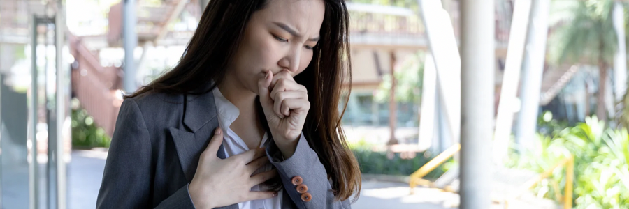 기침하는-여자
