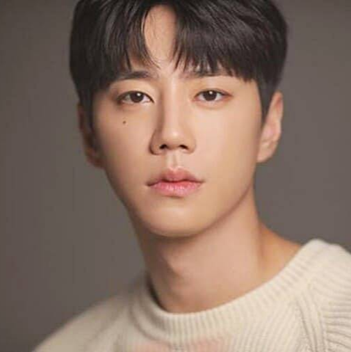 배우-이준영
