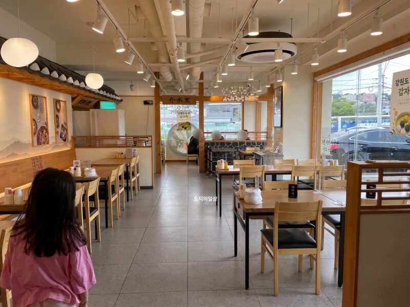 봉담 융건릉 맛집 개수리 막국수 화성안녕점 - 내부