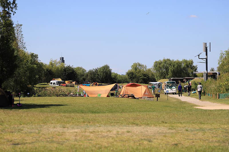 서울 노을캠핑장. 서울 마포구 하늘공원로 108-1 (상암동)