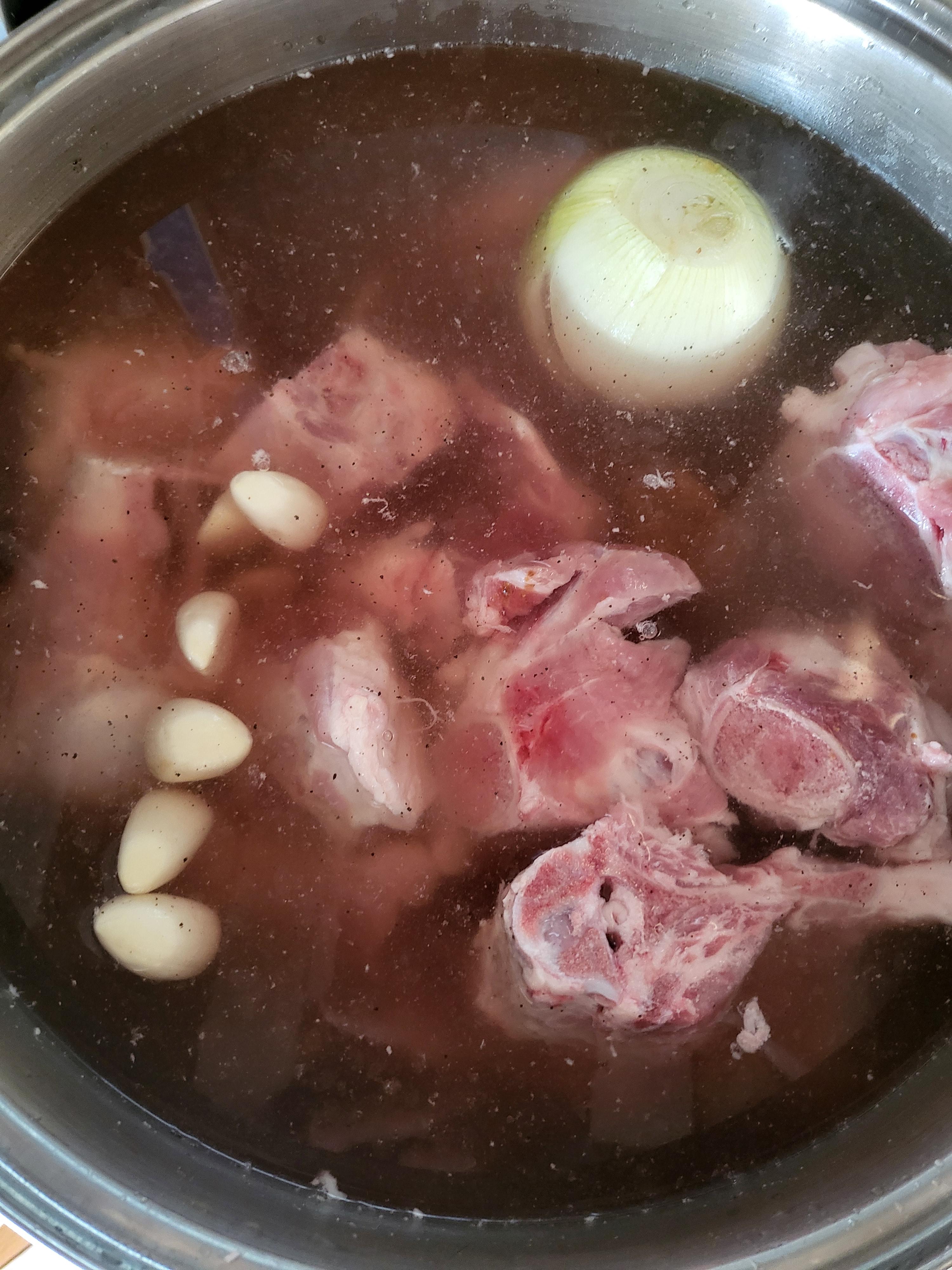 묵은지 뼈찜 만들기