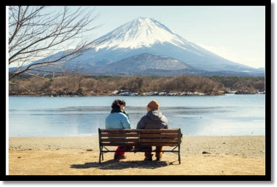 넷플릭스 힐링 일본드라마: '핫스팟(The Hot Spot): 우주인 출몰 주의!' – 후지산 배경의 아름다운 마을의 평범한 사람들이 주는 비범한 감동과 위로