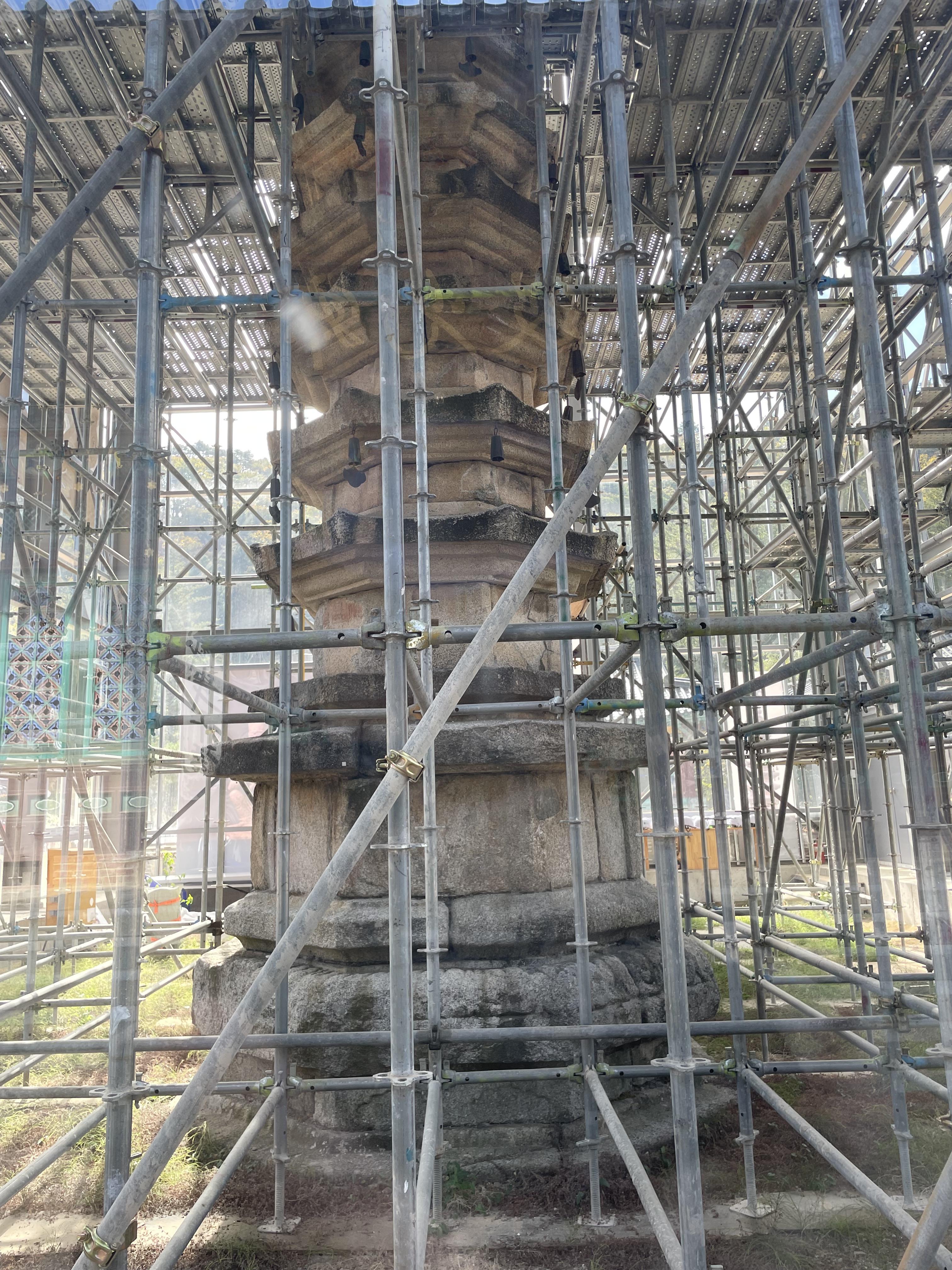 팔각구층석탑 내부