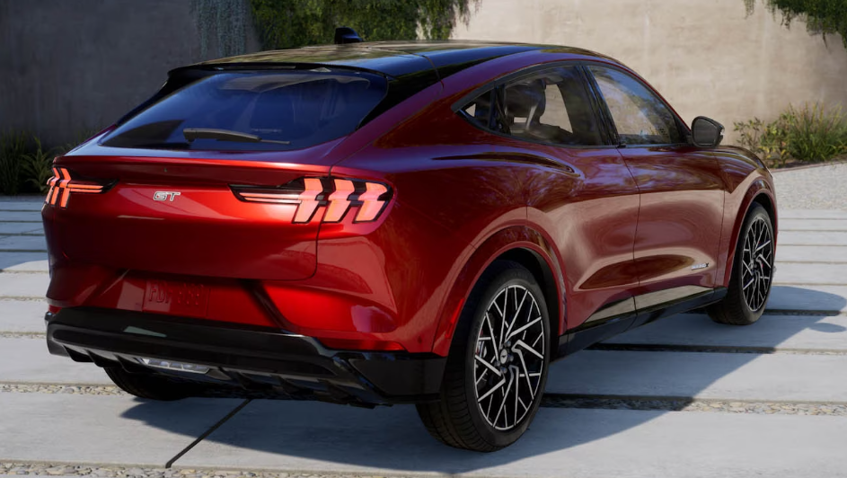 포드-머스탱-마하-e-후면