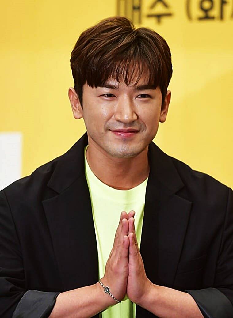 가수-이민우