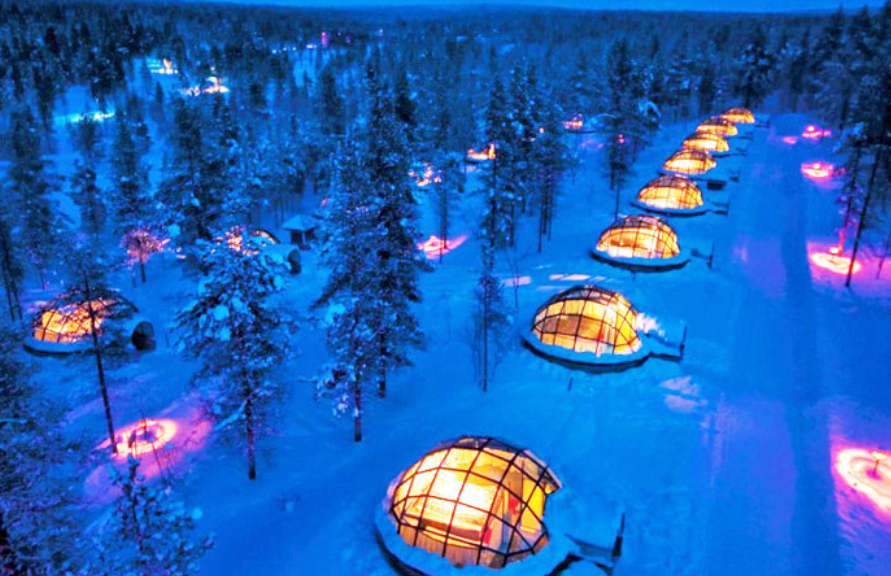 유리이글루로 유명한 칵슬라우타넨 리조트 사진