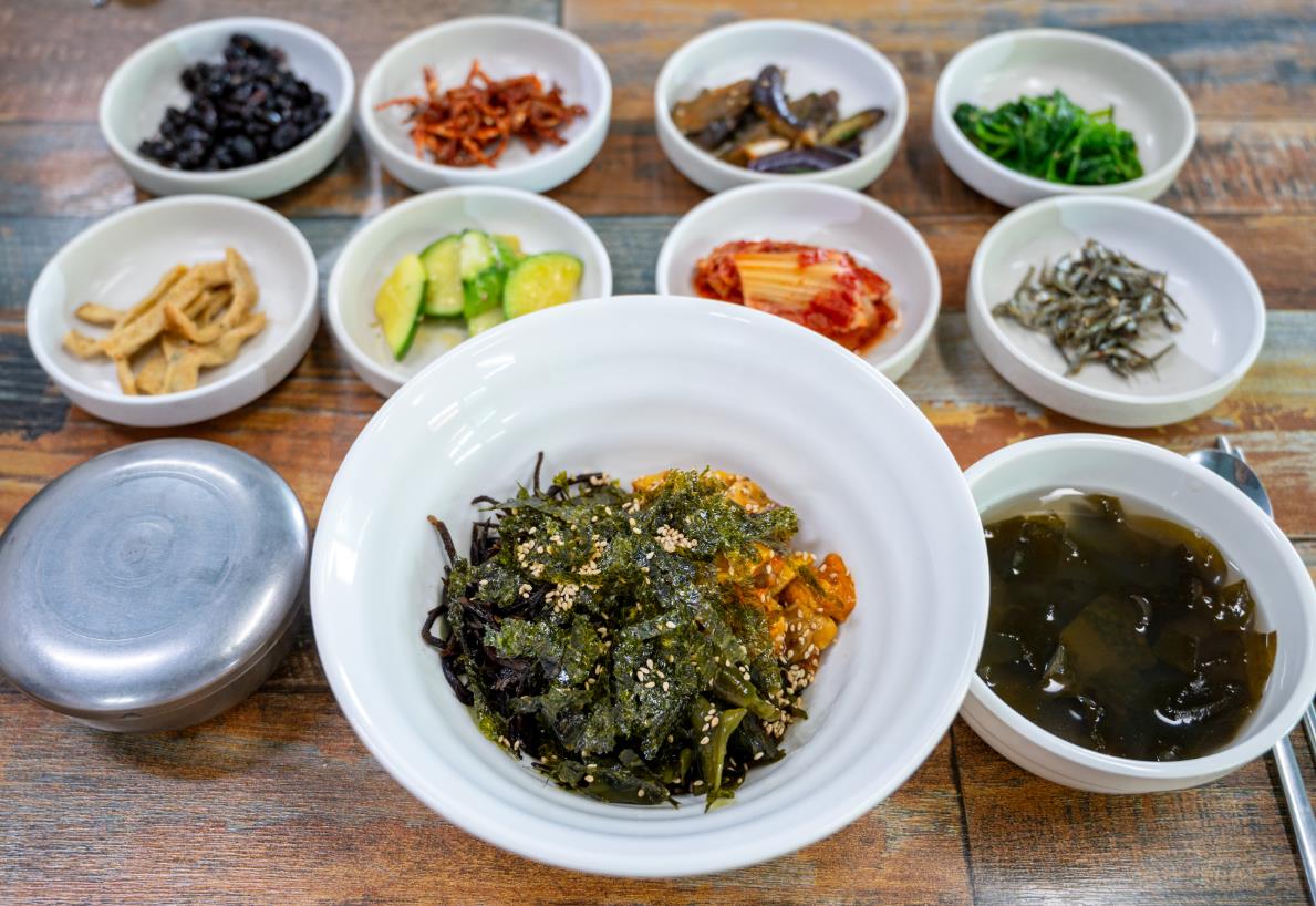 6시내고향 남해 해초멍게비빔밥 힌상차림