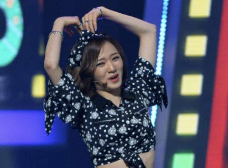 레이디스코드 무대