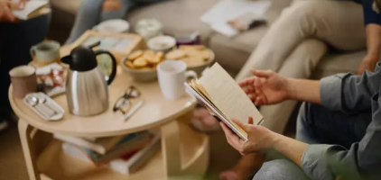 여름에 읽으면 위로가 되는 시집 5권