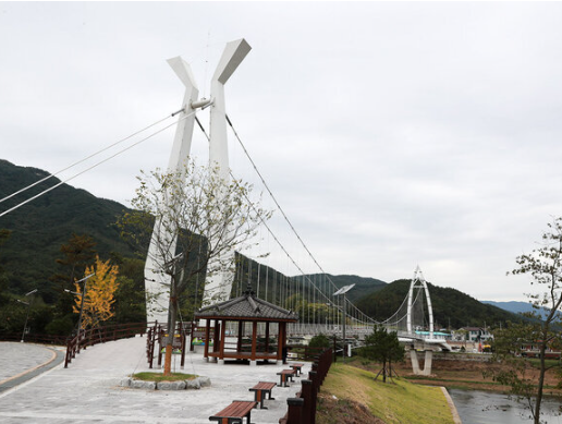 대황강 출렁다리