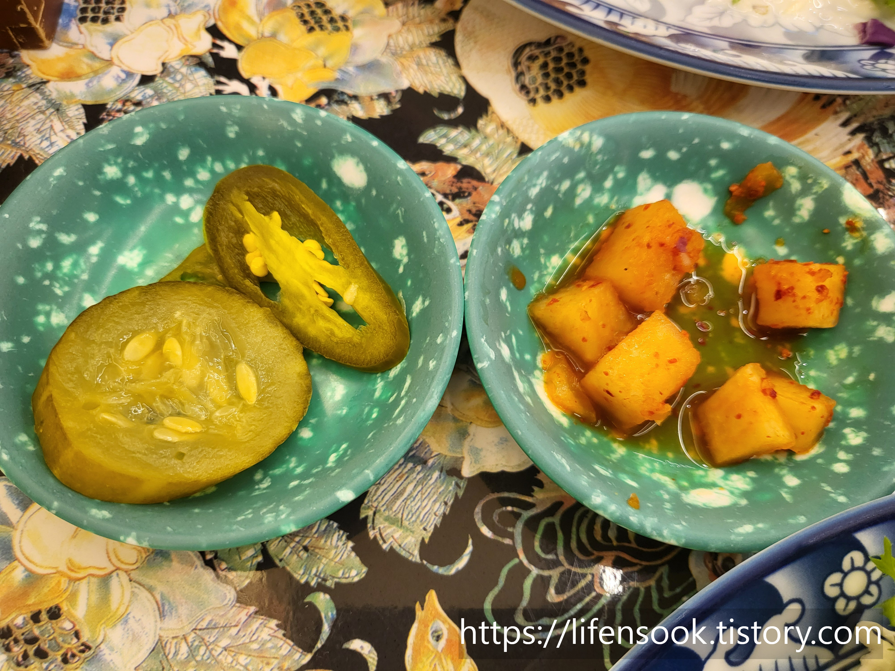 정씨함박 배곧점 깍두기와 할라피뇨