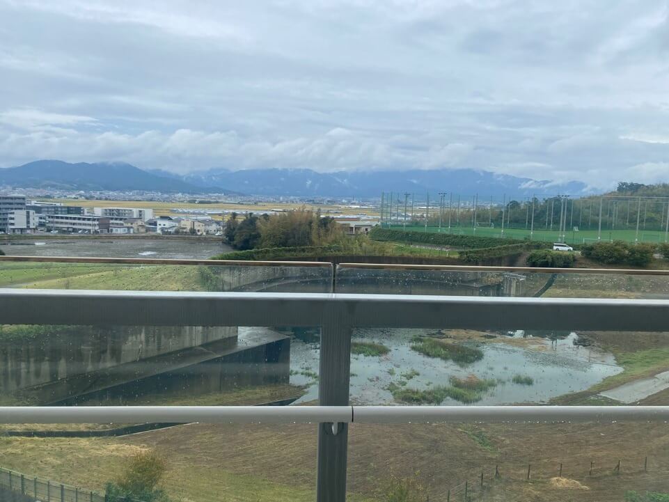 학교 밖 풍경 사진
