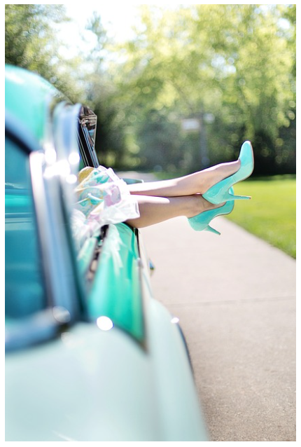 계절별 필수 패션 아이템 소개