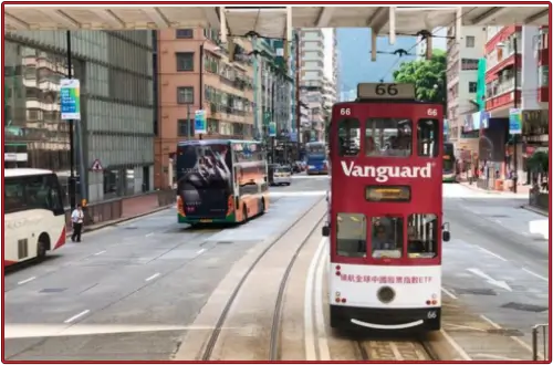 홍콩-시내를-운항하는-홍콩-트램