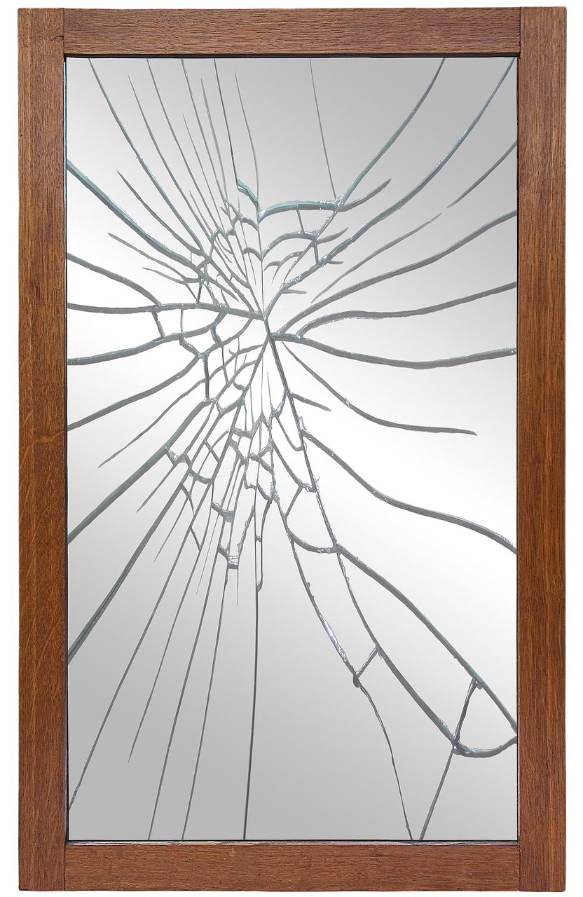 컨저링 : 마지막 의식 핵심 포인트 거울