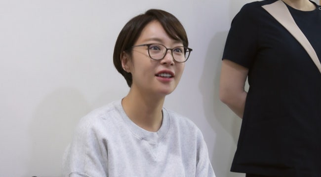 배우 황정음