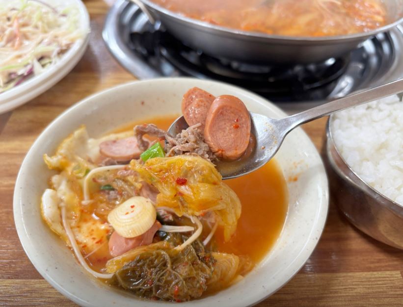 6시 내고향 군산 부대찌개 맛집 비행장정문부대찌개