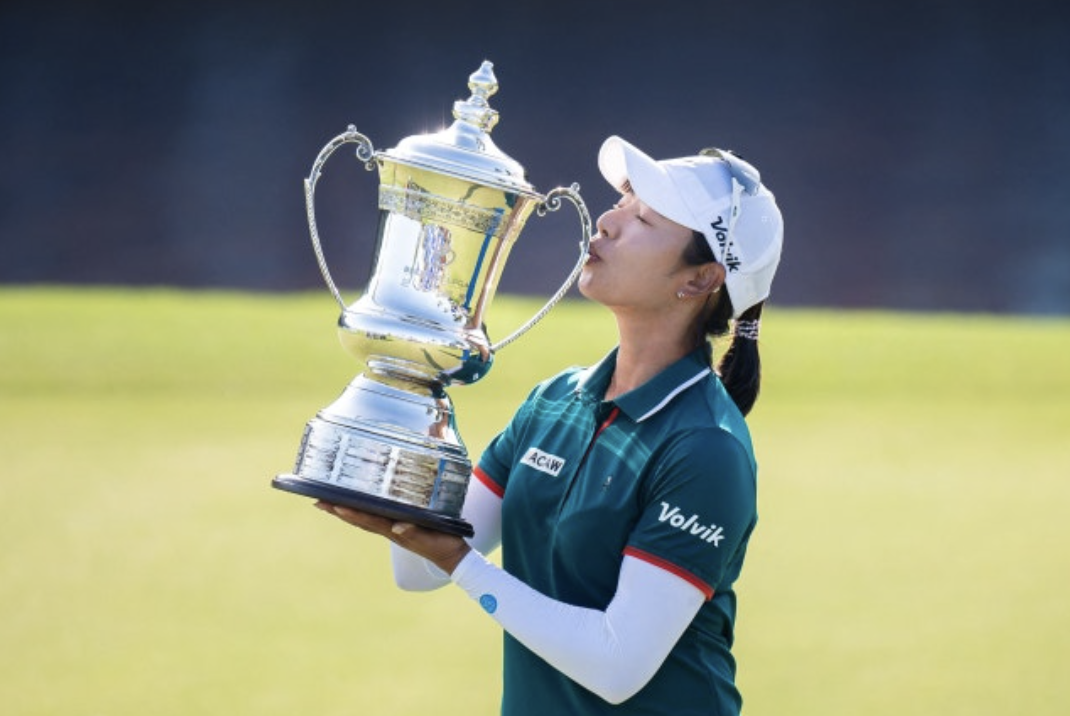 9년만에 우승 트로피를 들어올린 '이미향'