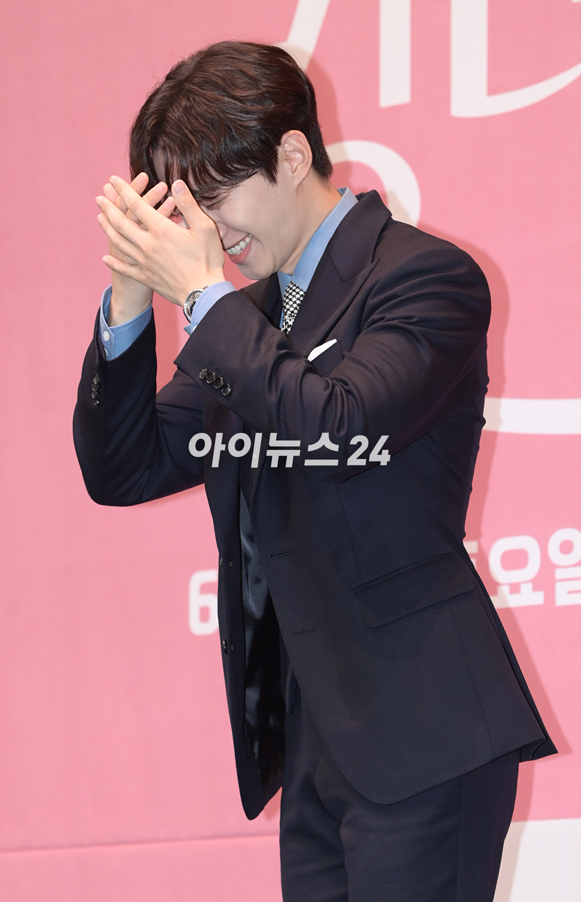 배우 이준호가 15일 오후 서울 구로구 신도림동 라마다서울신도림호텔에서 열린 JTBC 새 토일드라마 '킹더랜드' 제작발표회에 참석하고 있다. [사진=정소희 기자]